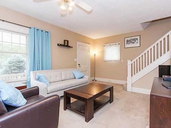 4th image of 1592 Orchard Grove Ave