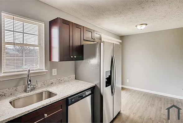 650 Harr Park Ct — Photo 3