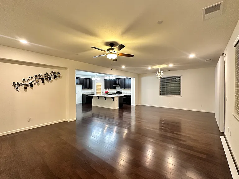 Vino Verde Ct — Photo 9