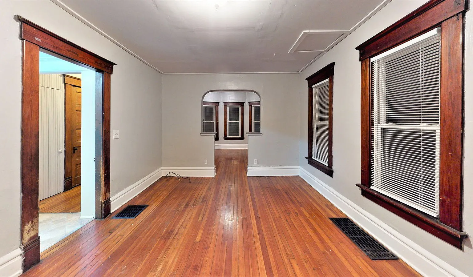 4 bed, 1.0 bath, $1,795 — Photo 1