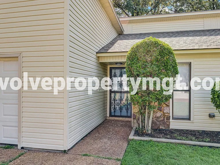 1170 Simmonsridge Dr — Photo 4