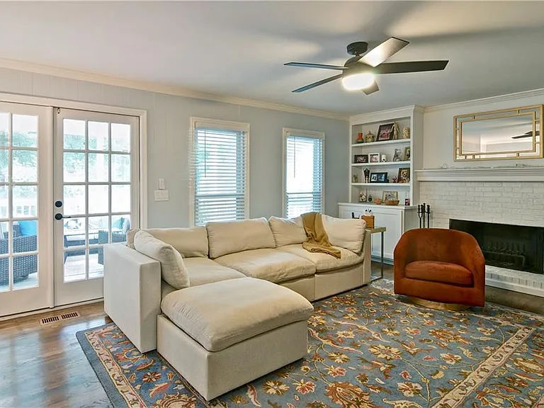 220 Indian Hills Ct — Photo 4