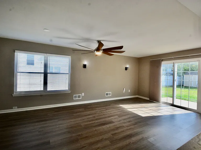 107 Redden Ln — Photo 6