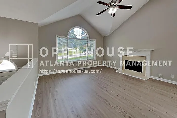 3 bed, 2.0 bath, 1918 sqft, $2,250 — Photo 4