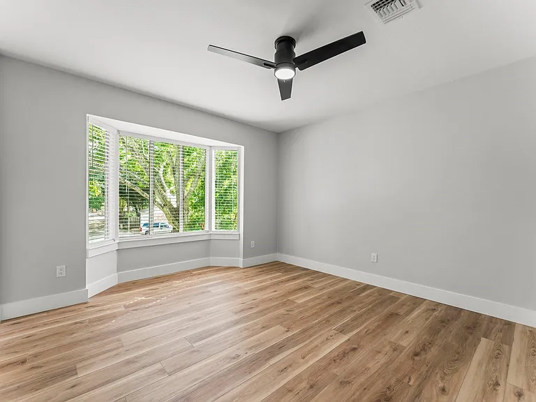 20534 Laverton Dr — Photo 25