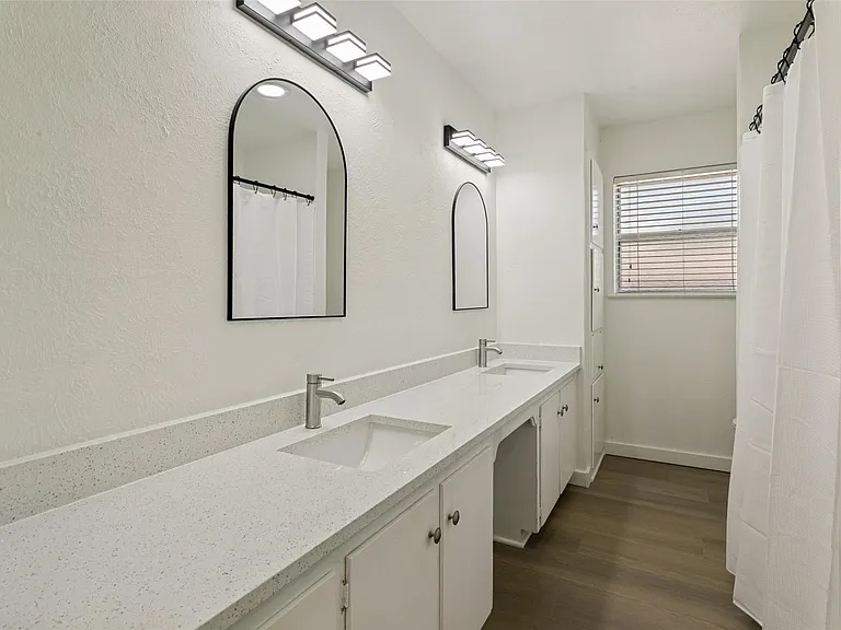 4009 Twilight Dr S — Photo 16