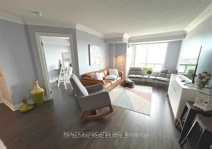 2 Clairtrell Rd — Photo 2
