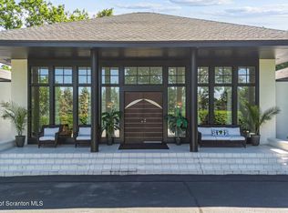 113 Glenmaura Dr, Moosic, PA 18507