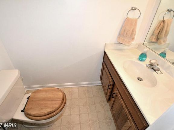 4th image of 3967 Pepperidge Ct