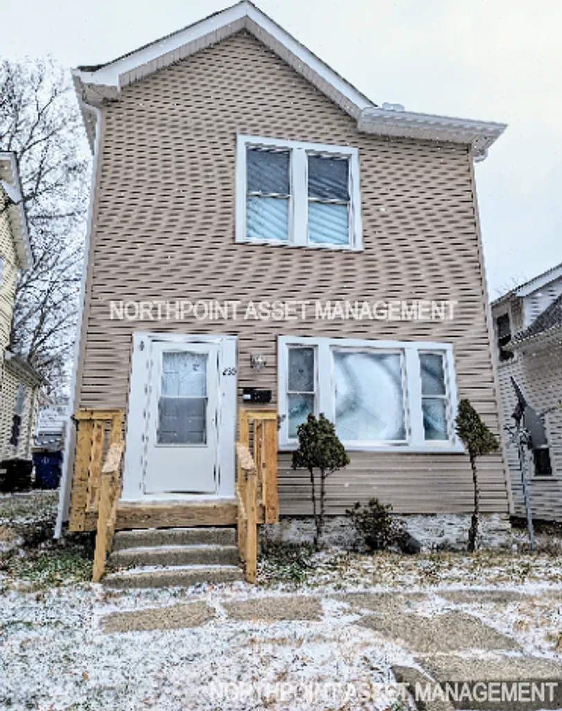 3-Bedroom, 2 Bath Single Family for Rent in Hamilton, OH| Modern Kitchen — Photo 1