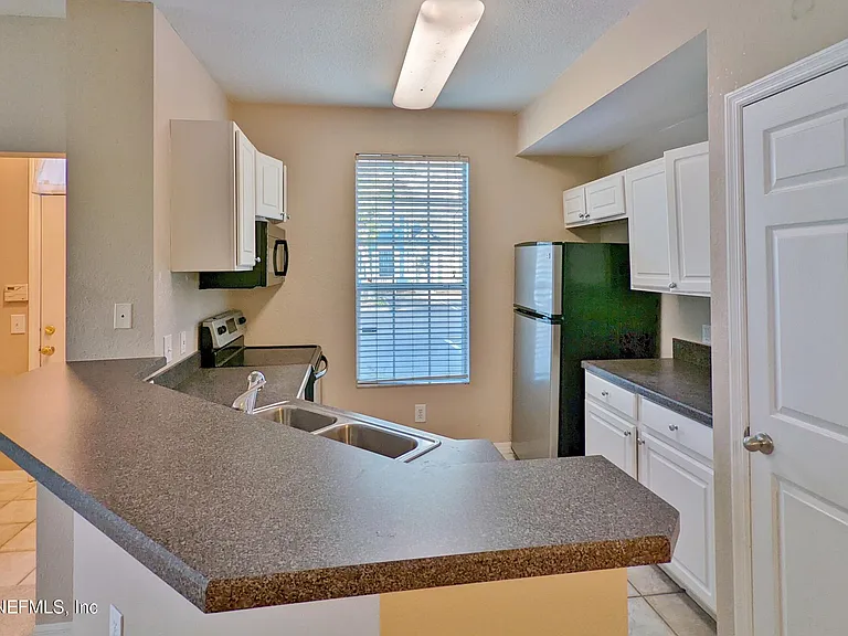 13700 Richmond Park Dr N #1002 — Photo 4
