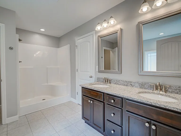 732 Shelburne Ln — Photo 27