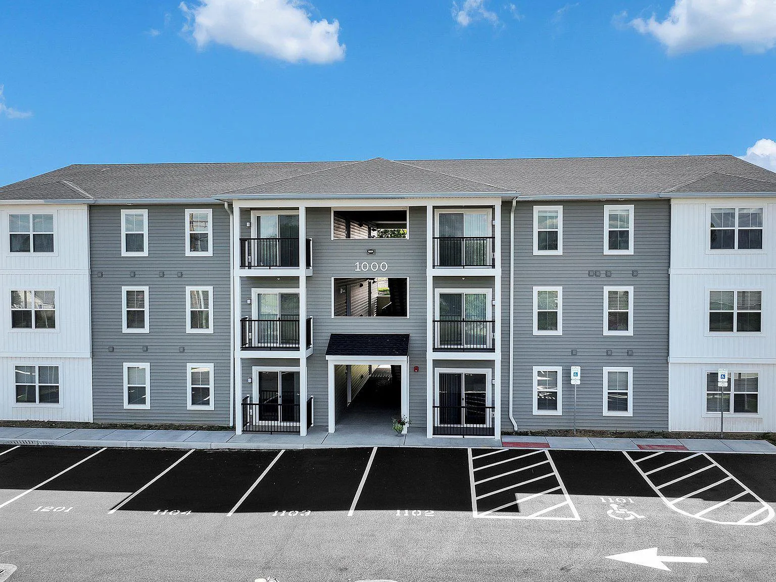 2 bed, 1100 sqft, $1,795 — Photo 2