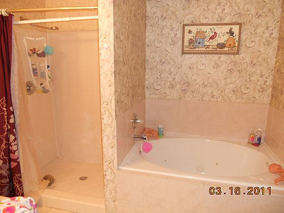 4th image of 6026 NW 106th Pl