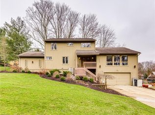 760 Stonecliff Dr, Akron, OH 44313