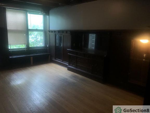 3rd image of 5120 S Michigan Ave #3S
