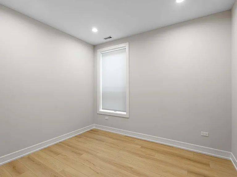 5008 S Prairie Ave #1 — Photo 13