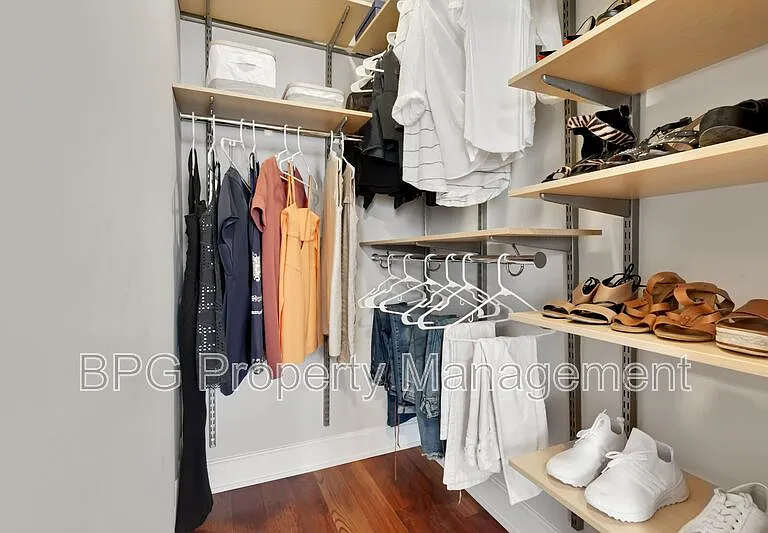 1121 24th St NW #204 — Photo 14
