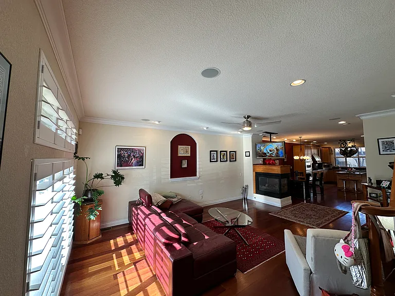 1884 S Clarkson St — Photo 9