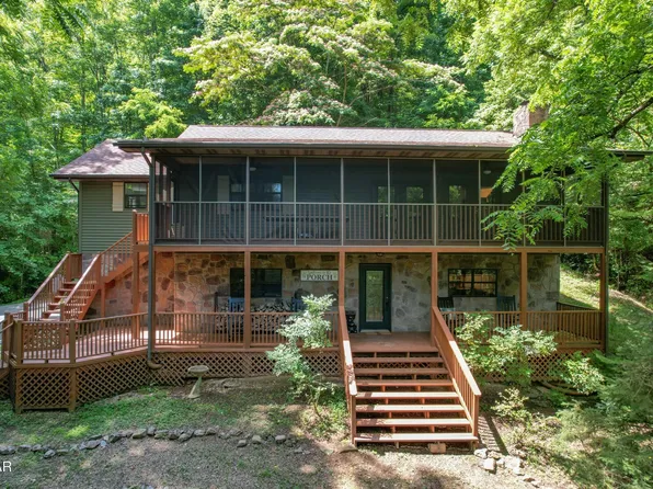 2360 Cove Mountain Ln, Sevierville, TN 37862