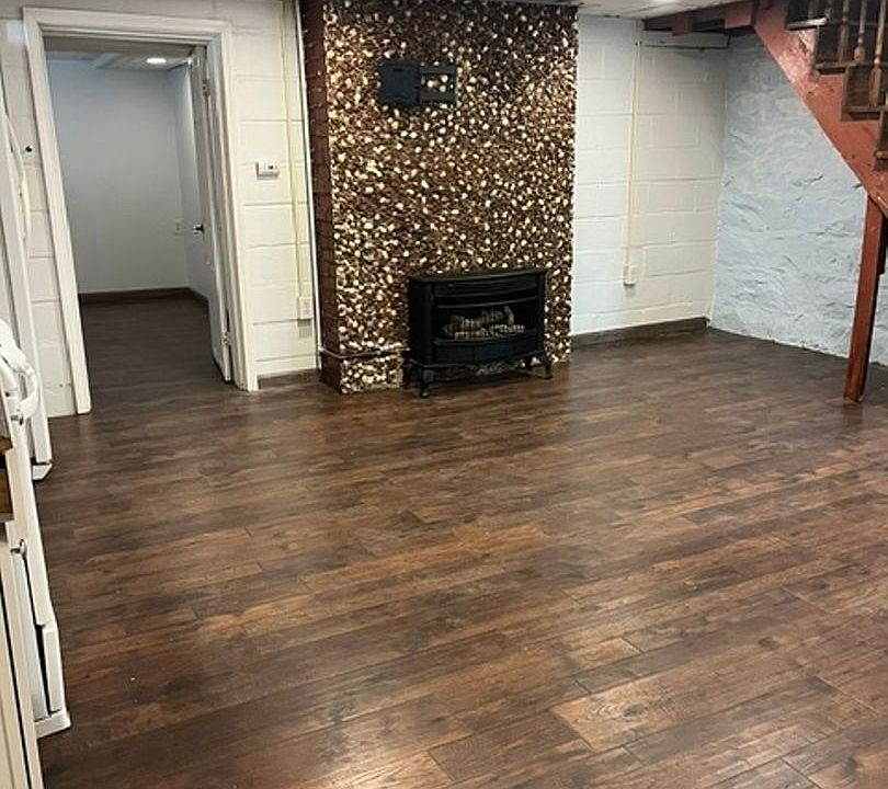 1st image of 121 E Scribner Ave #1/2