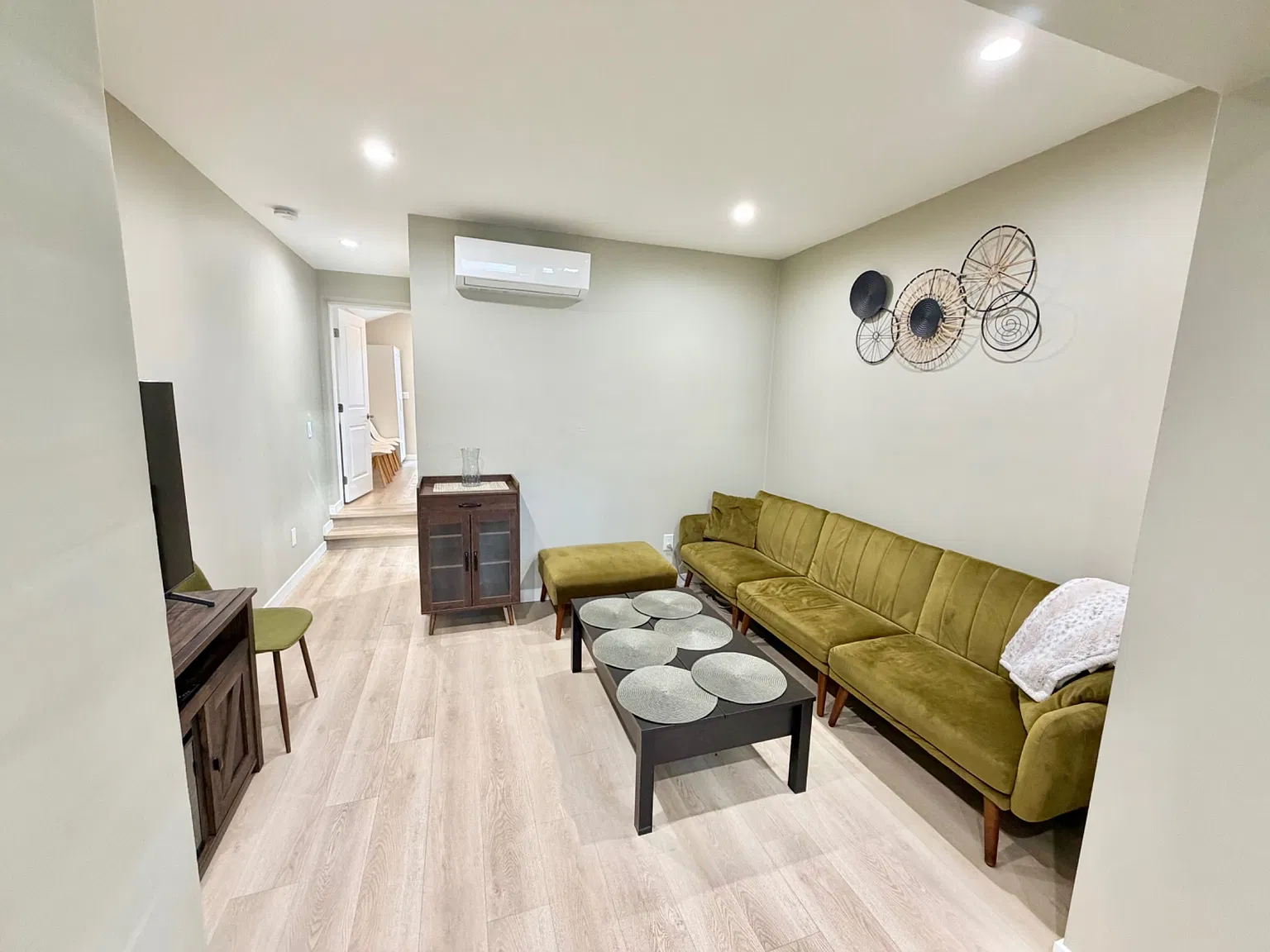 1 bed, 600 sqft, $2,200 — Photo 2