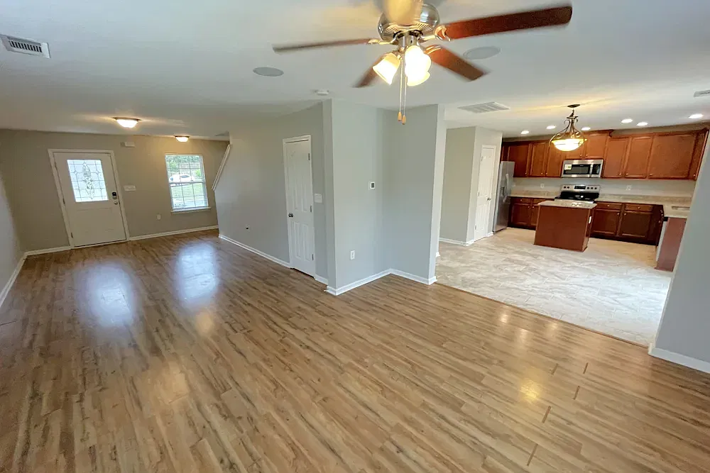 3 bed, 2.5 bath, 2672 sqft, $1,349 — Photo 1