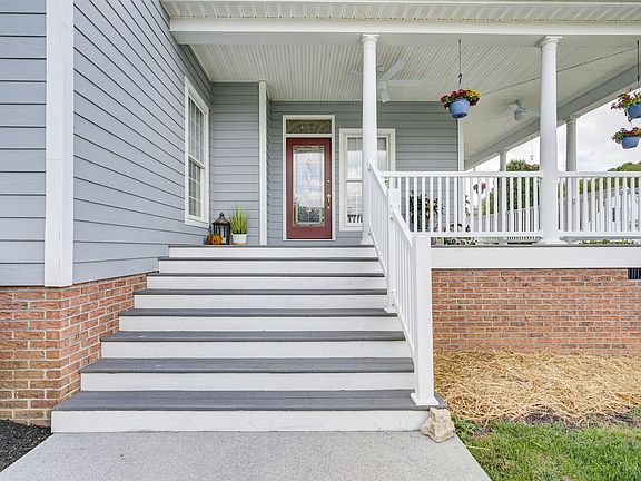 3rd image of 12630 Chesterfield Ln