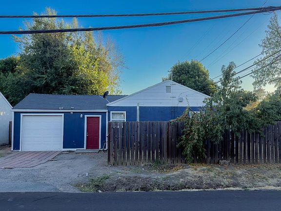 4th image of 4532 E Washington St