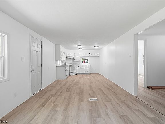 5th image of 3583 Austin Rd #49