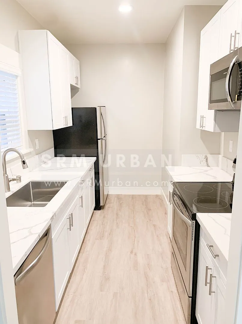 Studio, 340 sqft, $1,595 — Photo 2