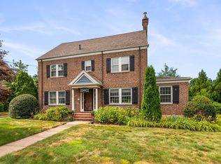 602 Park Rd, West Hartford, CT 06107