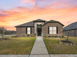 196 Lady Bird Dr, Waxahachie, TX