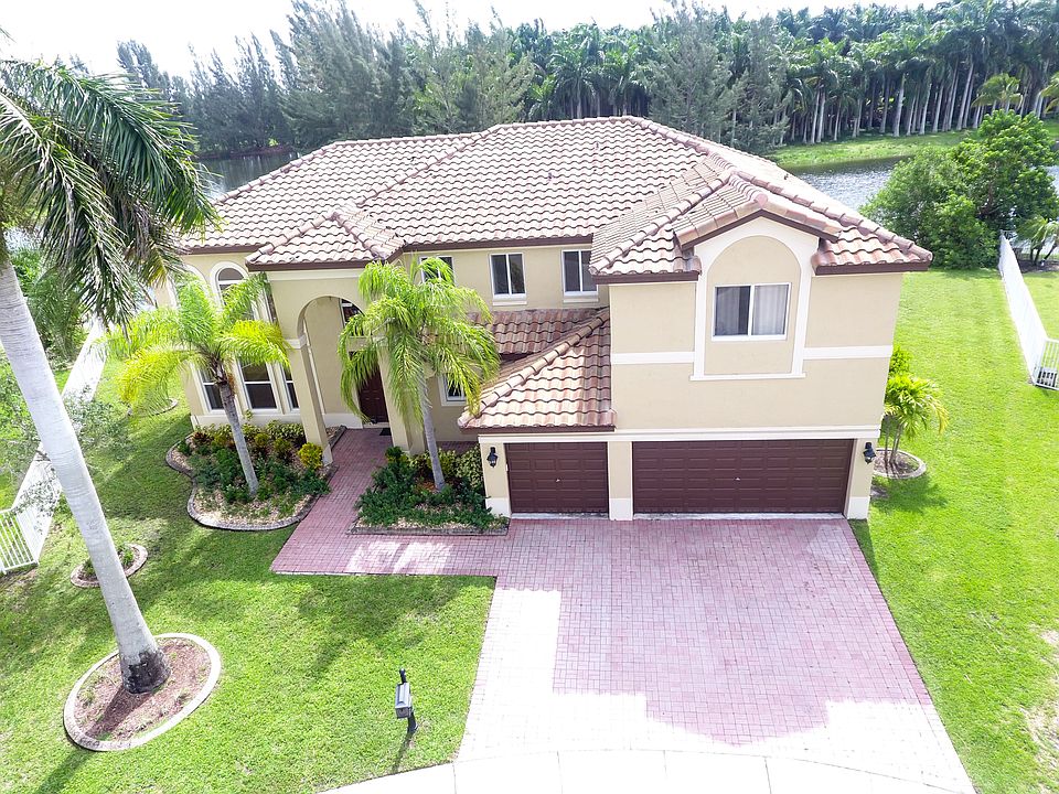 1st image of 3941 SW 144th Ter