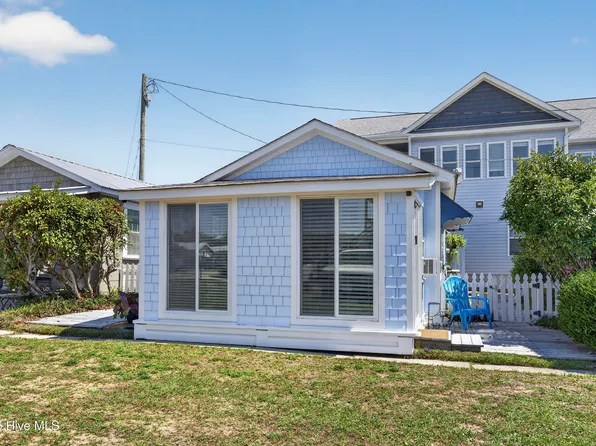 617 S 3rd Avenue, Kure Beach, NC 28449