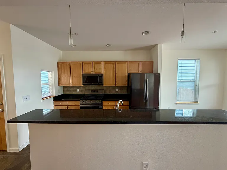 1348 Yellow Pine Ave — Photo 9
