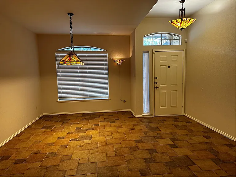 8007 Bounty Trl — Photo 6