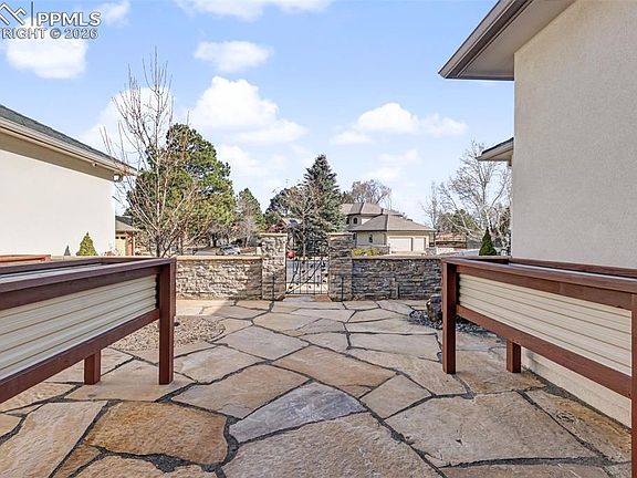 4th image of 250 Mayfield Ln
