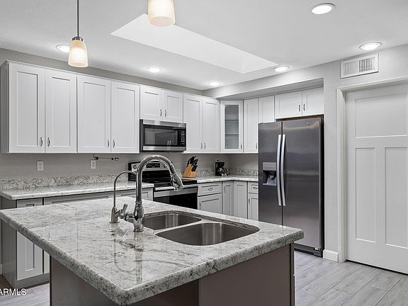 2nd image of 5342 S FARMER Avenue