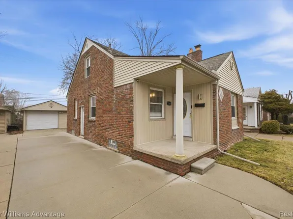 2145 Vernier Rd, Grosse Pointe Woods, MI 48236