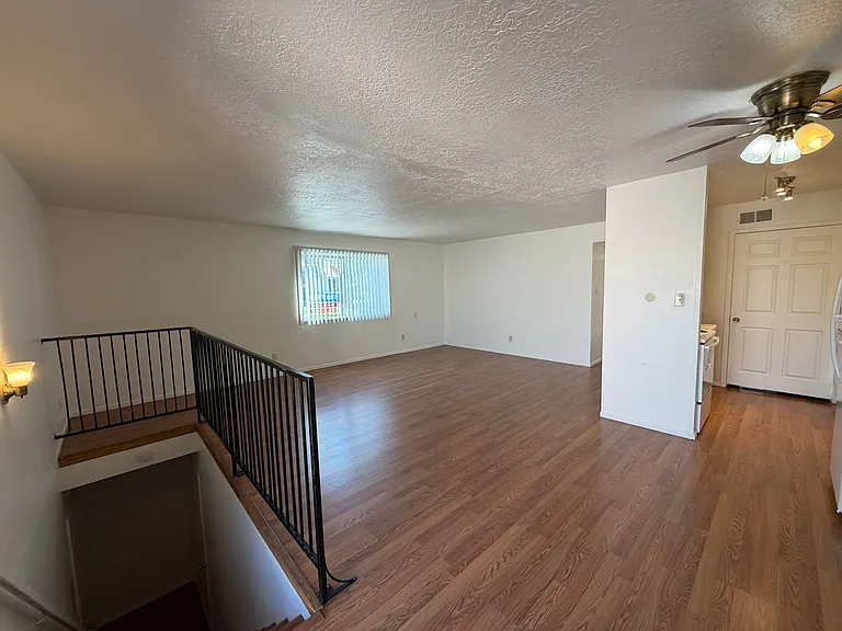 8444 Spain Rd NE — Photo 8