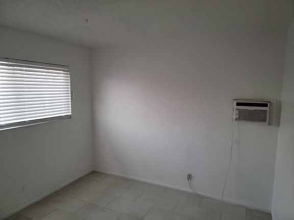 3rd image of 490 North Cir APT 4