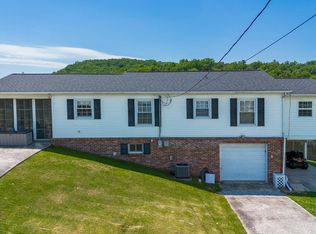 110 Hillcrest Dr, Harriman, TN 37748