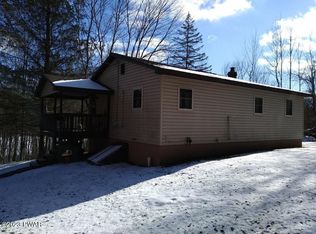 493 Creek Dr, Prompton, PA 18456