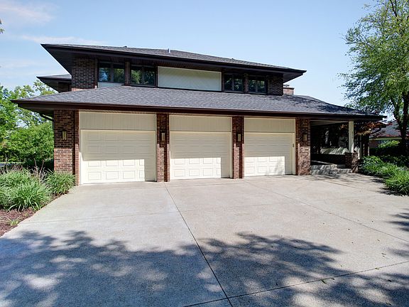 3rd image of 510 Forest Mews Dr