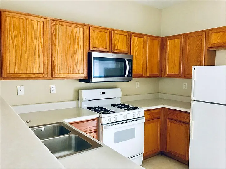 1581 Cove Creek Cir — Photo 5