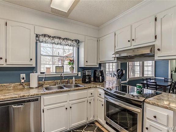5th image of 4060 Cypress St
