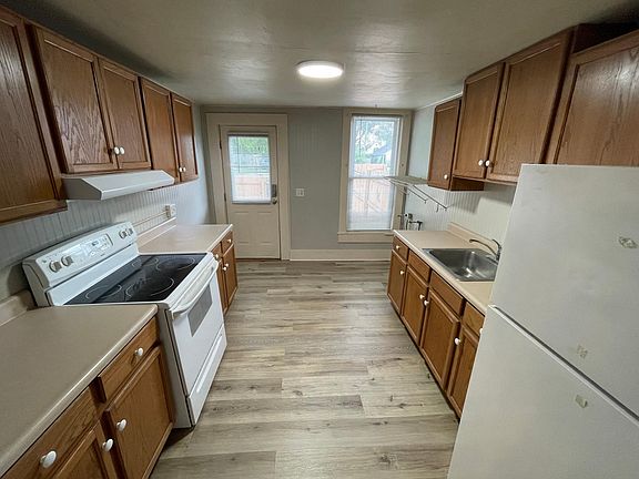 5th image of 631 S 16th St #631