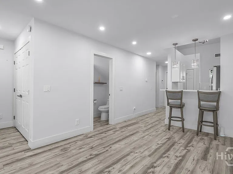 11903 Apache Ave #3 — Photo 13