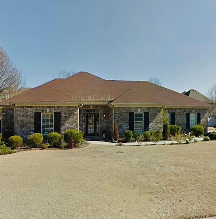1st image of 2543 Audubon Ln SE